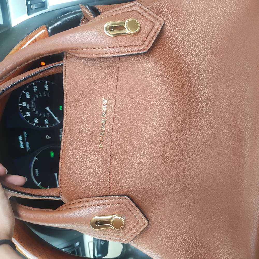 Burberry Brown Elegant Leather Tote with Gold Hardware